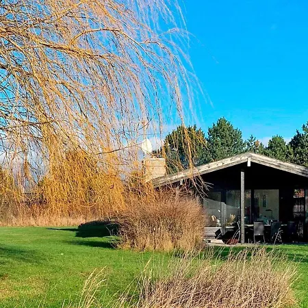 Two-bedroom Holiday In 6 *